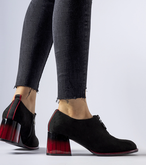 Černé kotníčkové boty s červeným akcentem Allyriane