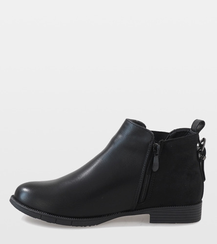 Černý izolovaný boty 3086
